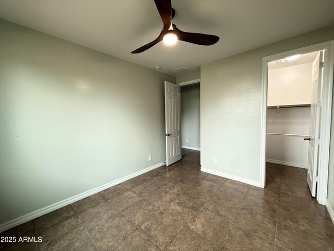 Building Photo - 2472 E Mead Dr