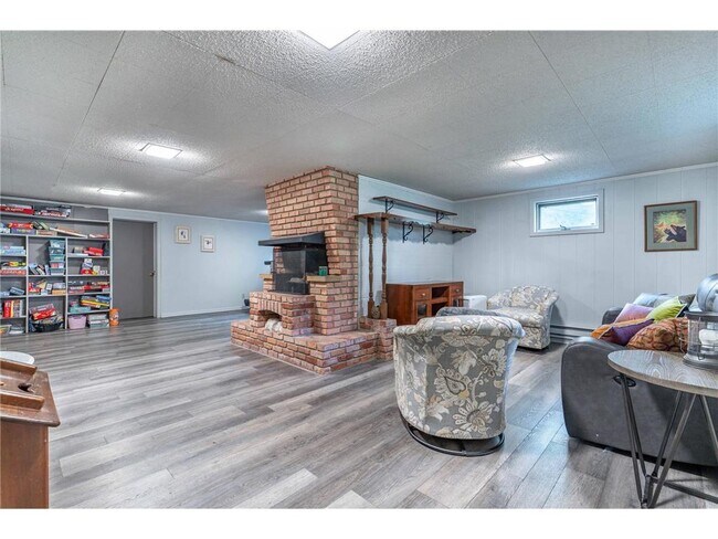 Building Photo - 1409 Hoot Lake Dr