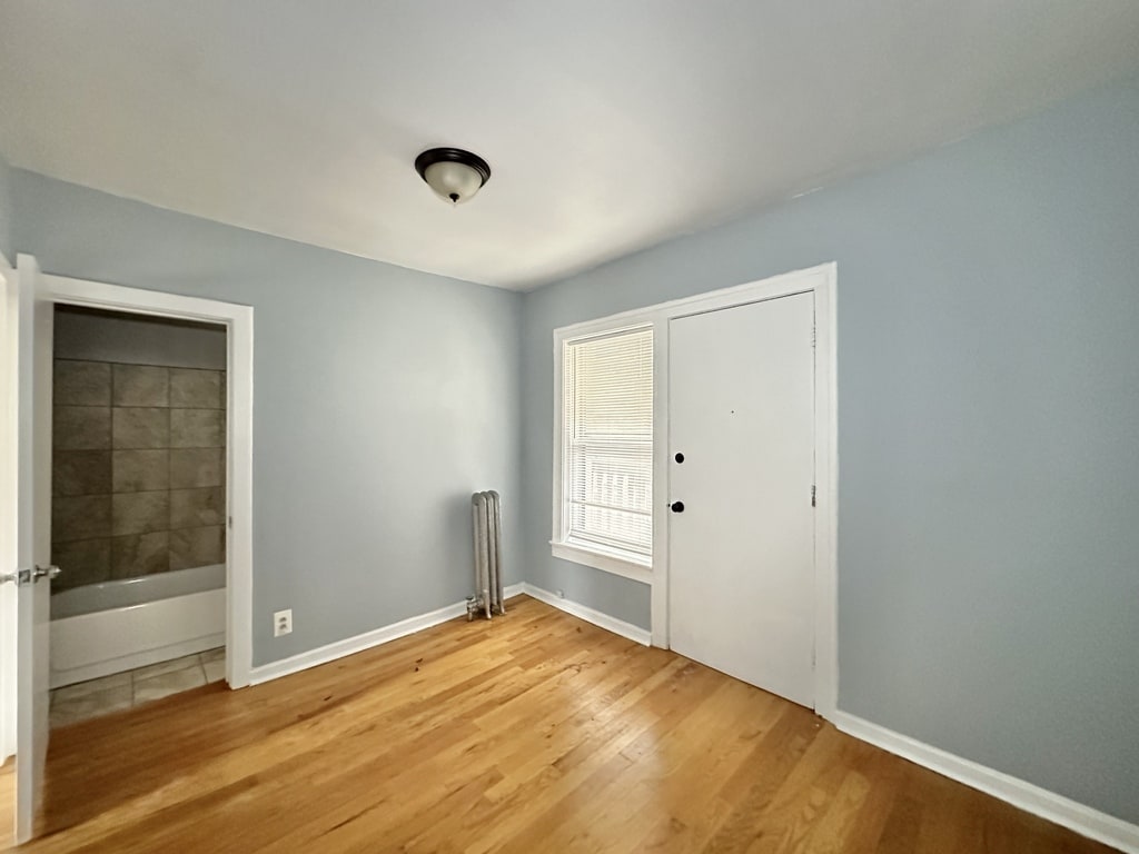 Building Photo - 5662 N Ridge Ave