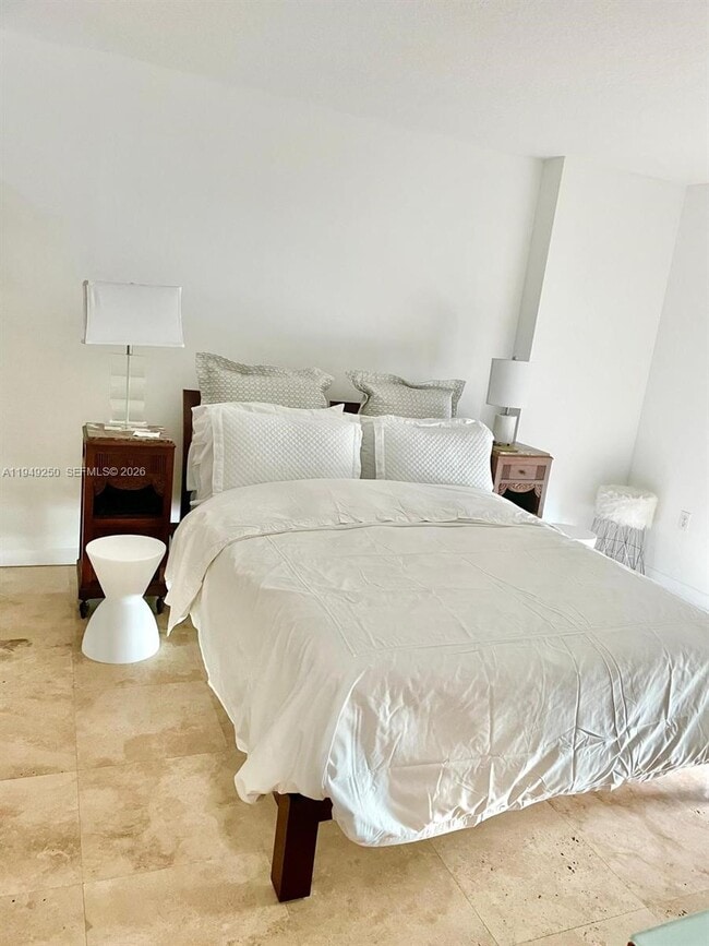 Building Photo - 2101 Brickell Ave