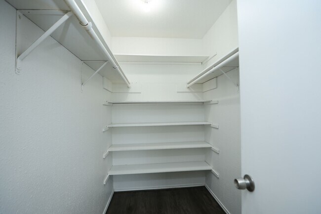 Building Photo - 19938 Laurel Trail Dr