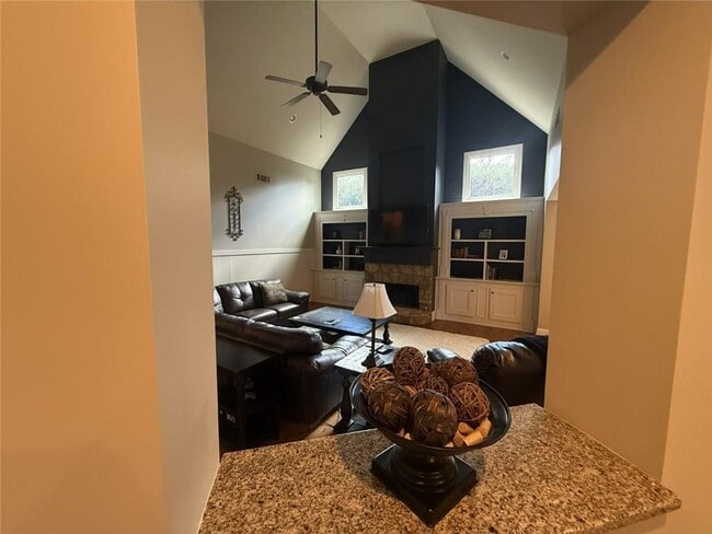 Building Photo - 1125 Walters Cir