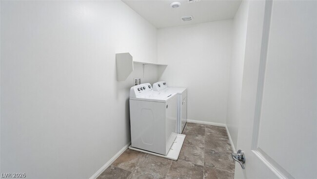 Building Photo - 1180 Pitaya Ct