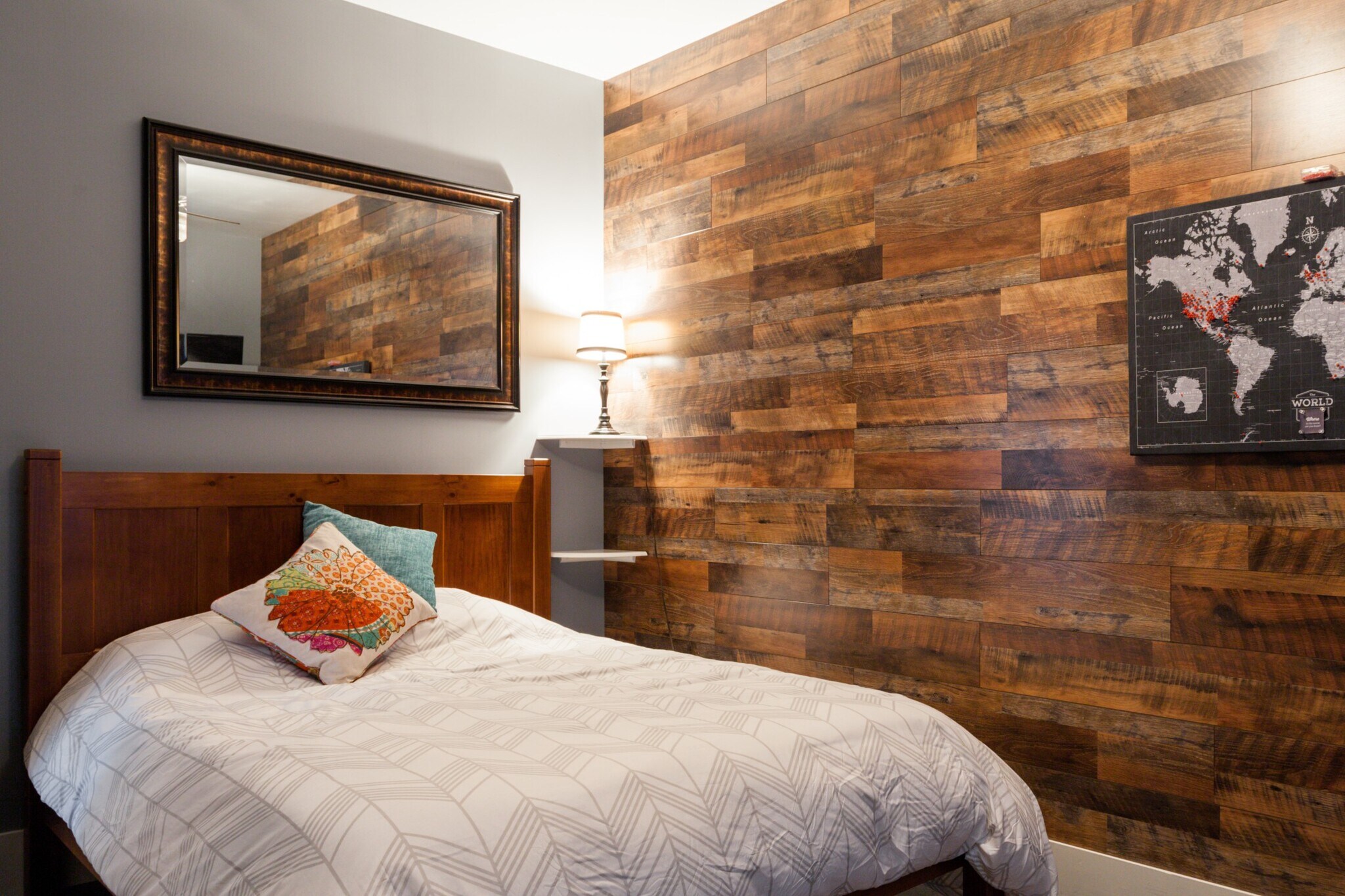 Building Photo - 337 NE 54th St