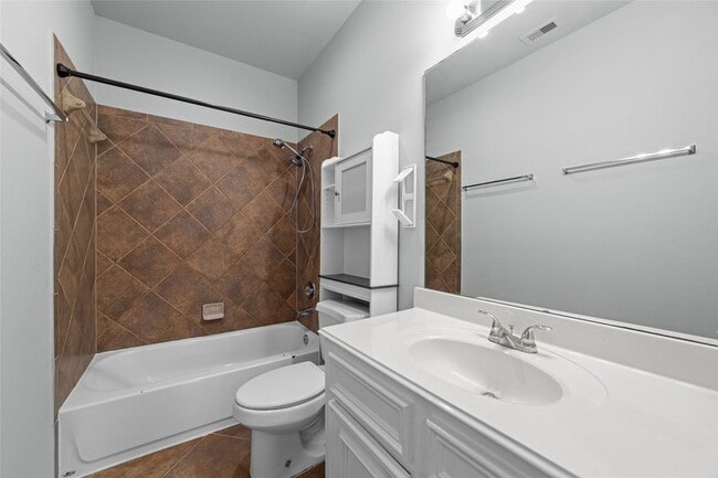 Building Photo - 13018 Orchard Green Dr