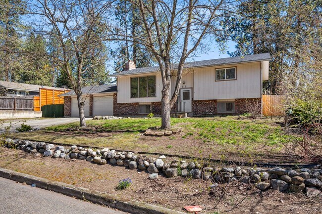 Building Photo - 111 S Ridgewood Dr