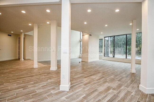 Building Photo - 8115 Fondren Lake Dr