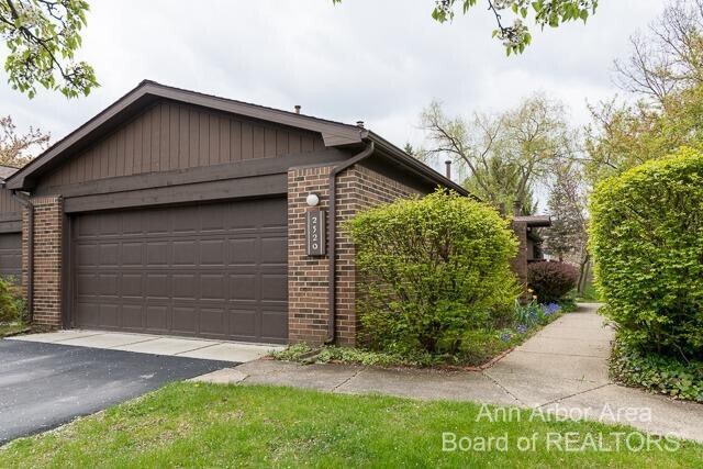 Primary Photo - 2520 Traver Blvd