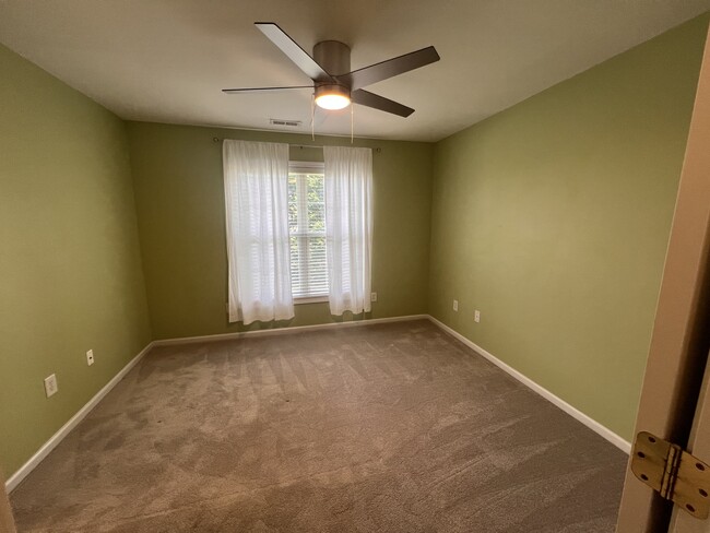 Building Photo - 115 Forest Ridge Rd