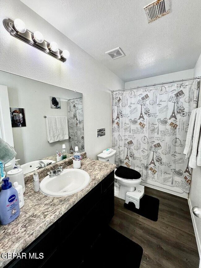 Building Photo - 749 Villa Romero Dr