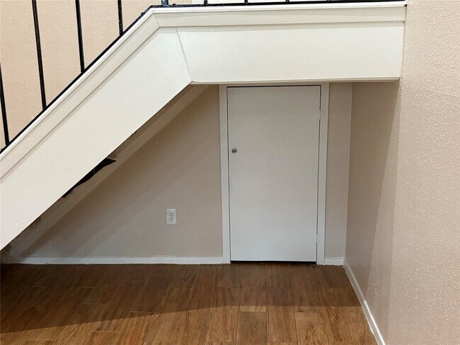Building Photo - 14515 Wunderlich Dr