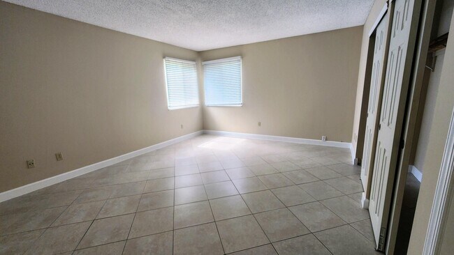 Building Photo - 8463 Dynasty Dr