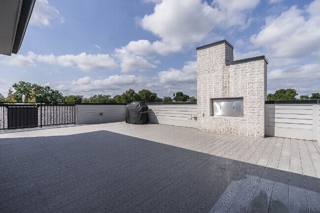Building Photo - 3BR Germantown Townhome in the Heart of Nashville