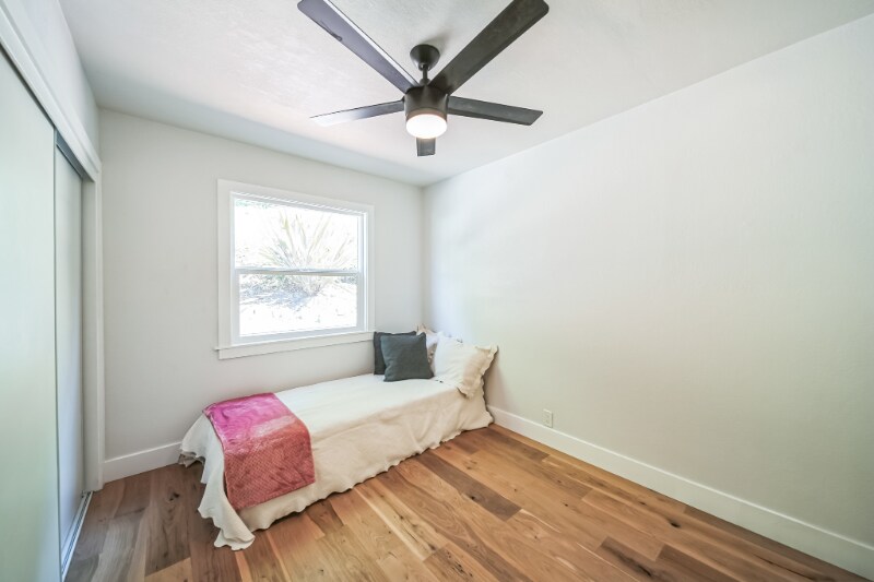 Building Photo - 610 Nestora Ave