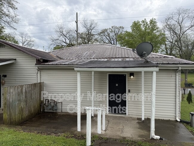 Building Photo - 1034 N Royal Ave