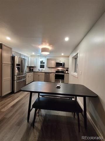 Building Photo - 511 Hilltop Dr