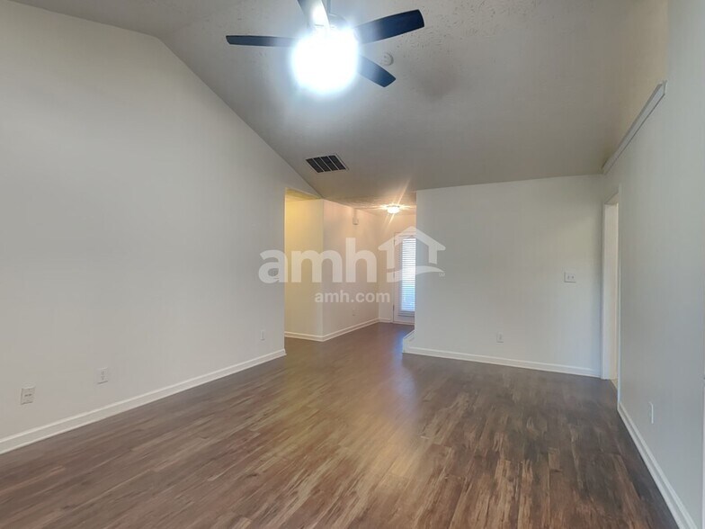 Building Photo - 951 Garden Oak Ct