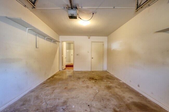 Building Photo - 317 Benjamin St