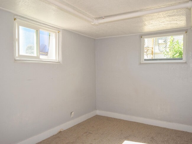 Building Photo - 56 N 400 W