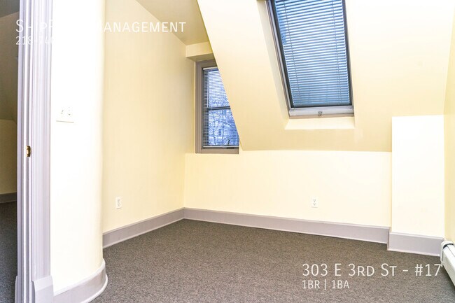 Building Photo - 303 E 3rd St