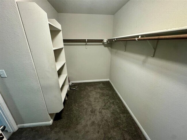Building Photo - 372 Kingfisher Ln