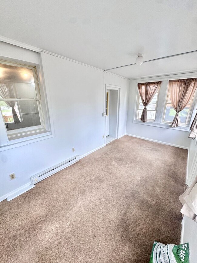 Building Photo - 8361 Schantz Rd