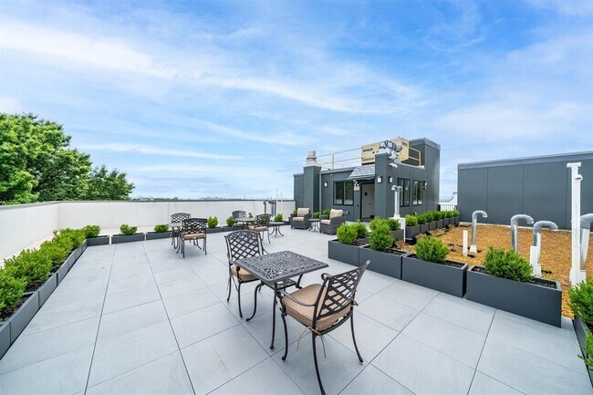 Building Photo - 3316 John F. Kennedy Blvd