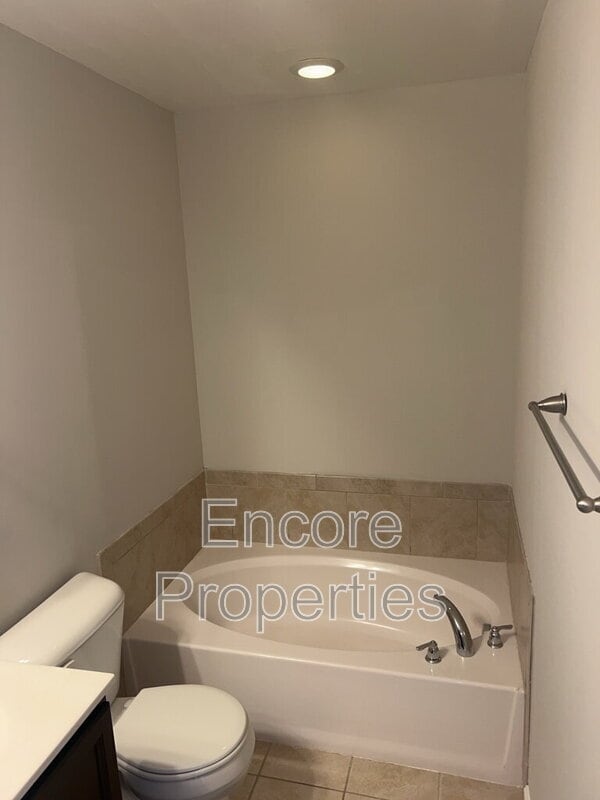 Building Photo - 1319 Lakestone Village Ln
