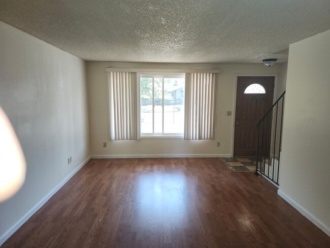 Building Photo - 10512 NE 7th St