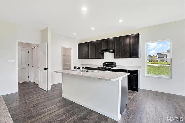 Building Photo - 810 Colony Rdg Ct