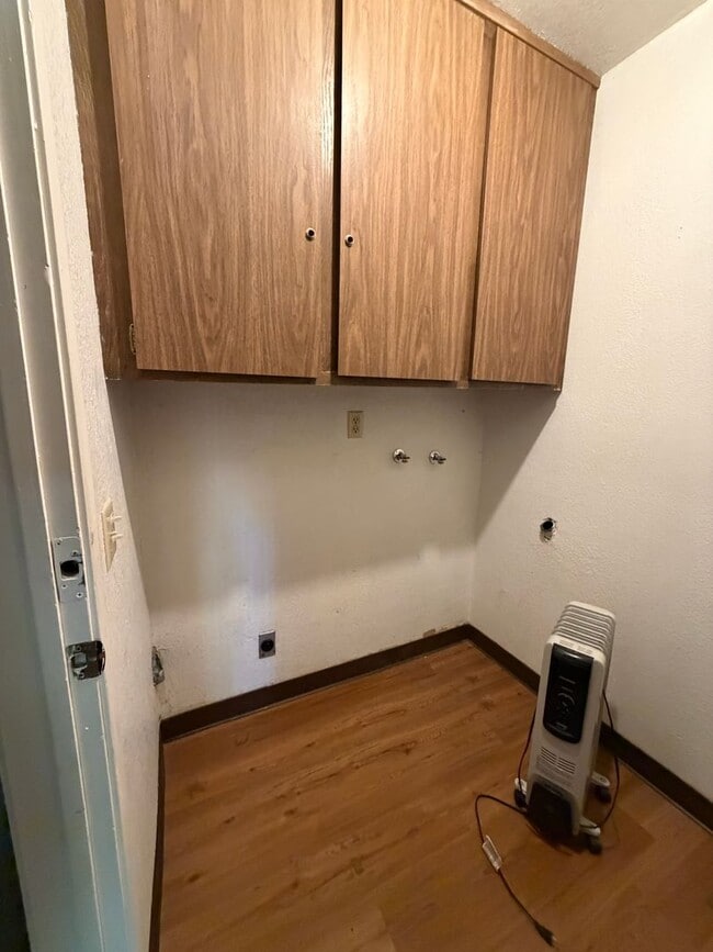 Building Photo - Spacious 2 Bed, 1.5 Bath Condo w/Carport - Outdoor Pool in Summer (Long Term Rental)