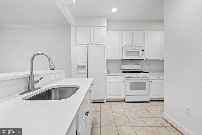 Building Photo - 2622 Clarendon Blvd