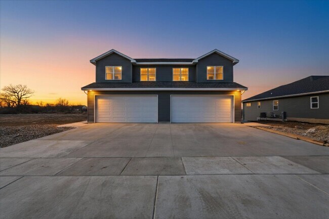Building Photo - 290 Santa Maria Dr