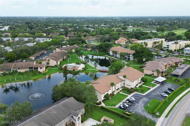 Building Photo - 185 Cypress Way E