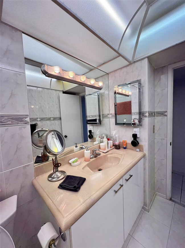 Building Photo - 111 Briny Ave