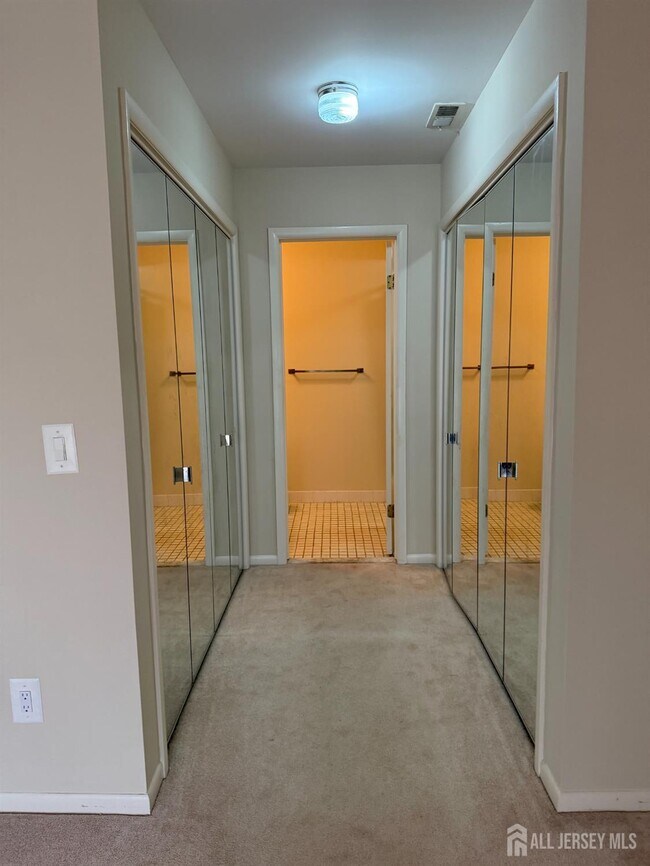 Building Photo - 92 Heather Ct