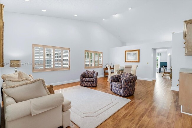 Building Photo - 7821 Silver Lake Dr