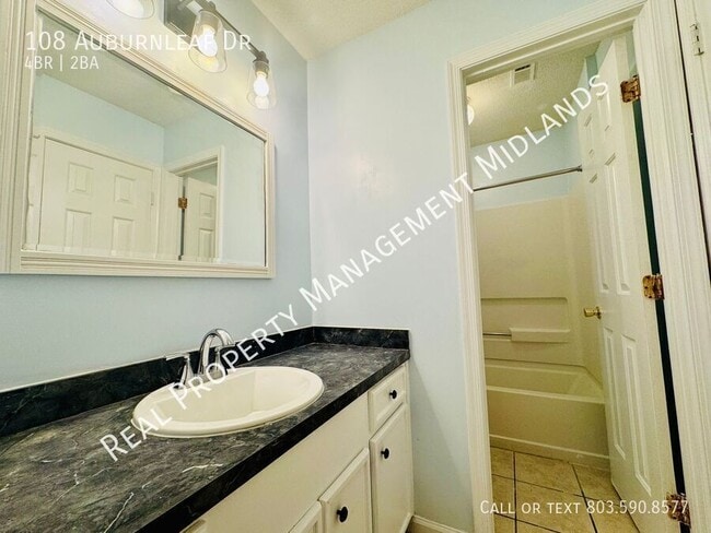 Building Photo - 108 Auburnleaf Dr