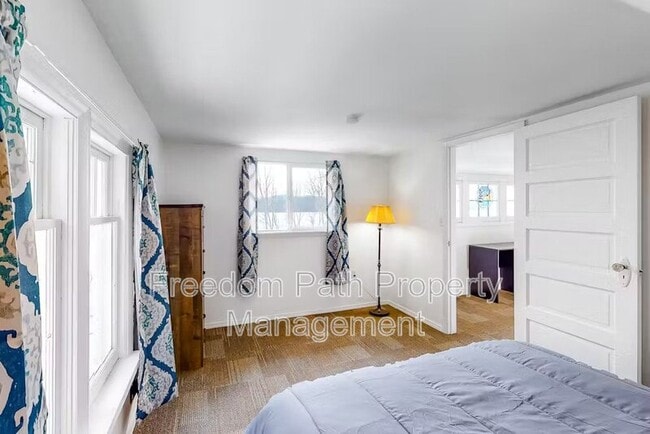 Building Photo - 43843 ID-200