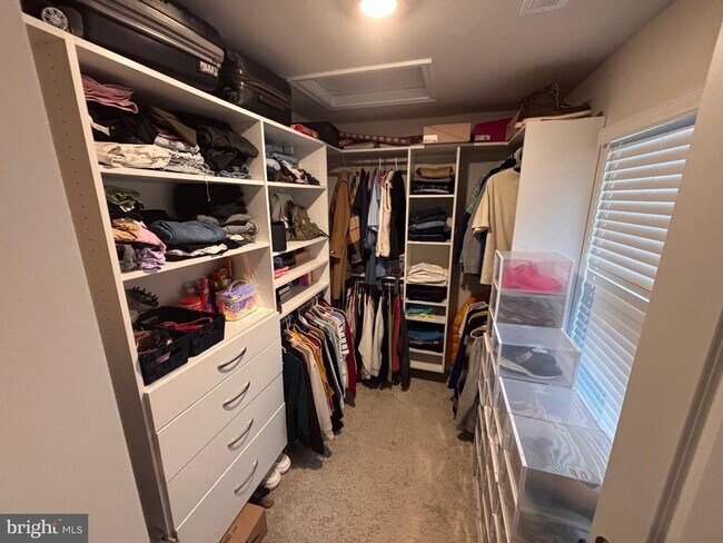 Building Photo - 255 Maple Run Dr