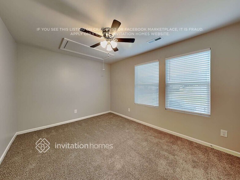 Building Photo - 915 Mathis Ave