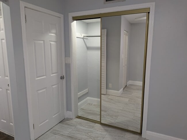 Building Photo - 2239 Polk St