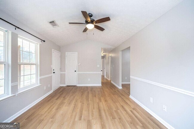 Building Photo - 641 Honey Creek Rd