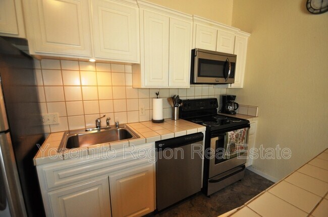 Building Photo - 12691 Junipero Serra Way