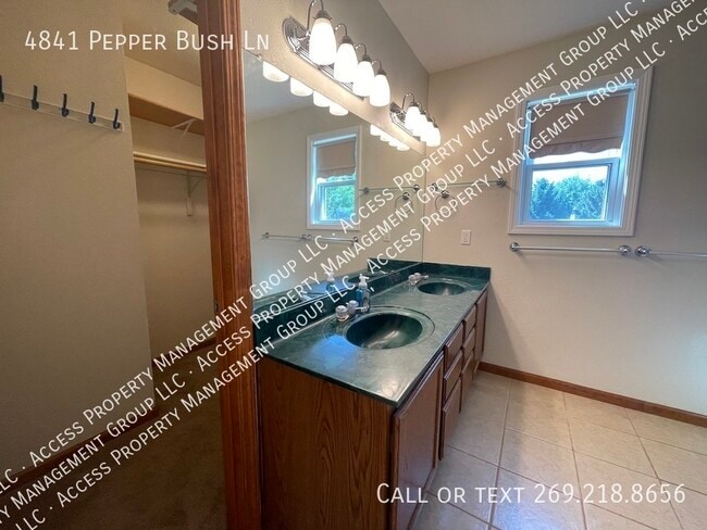 Building Photo - 4841 Pepper Bush Ln