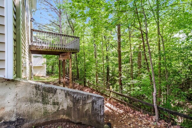 Building Photo - 7106 Hillcrest Chase Dr SW