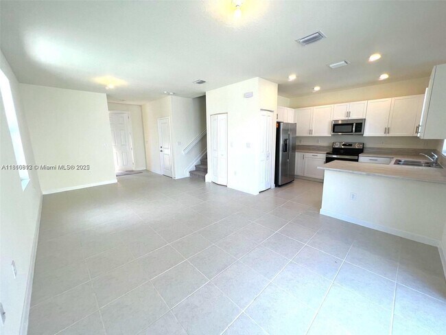 Building Photo - 3309 W 111th Pl