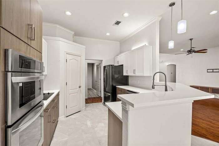Building Photo - 7033 Ridge Crest Dr