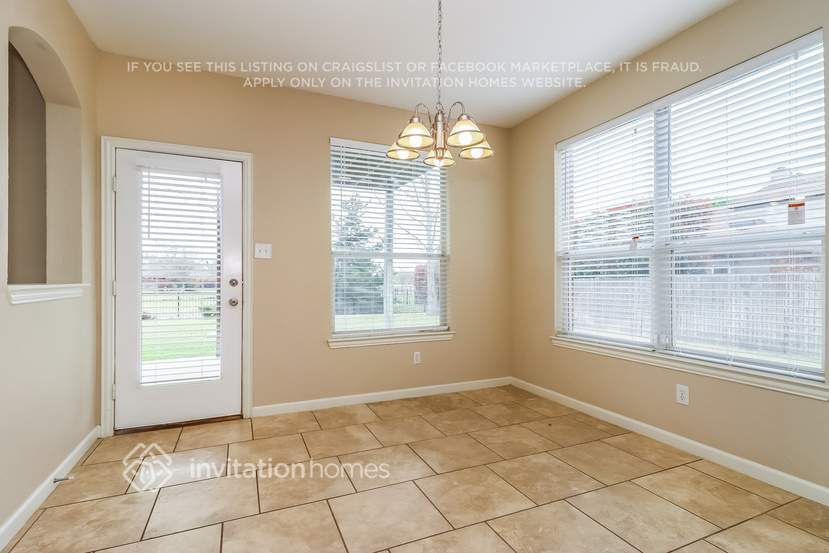 Building Photo - 5237 Bay View Dr