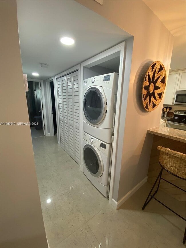 Building Photo - 8530 SW 149th Ave